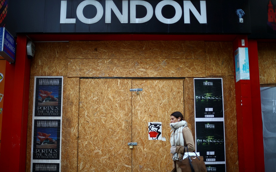 σχέδιο-μπ-τζόνσον-για-ρεβεγιόν-με-έως-τ-561162598