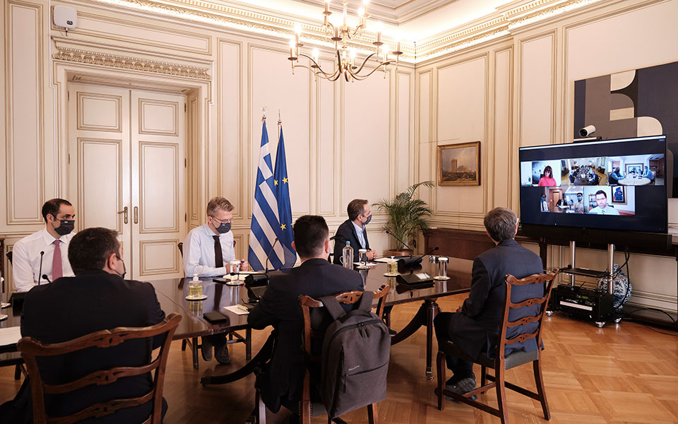 κυρ-μητσοτάκης-δωρεάν-για-όλους-το-εμβ-561156355