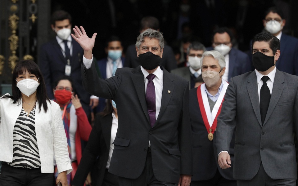 ένας-76χρονος-λύση-ανάγκης-για-την-προεδ-561161140