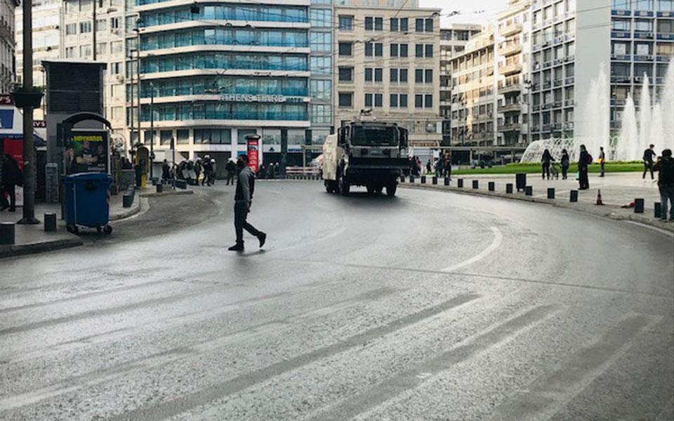 Συγκεντρώσεις και επεισόδια με φόντο την απαγόρευση λόγω Covid-19-3