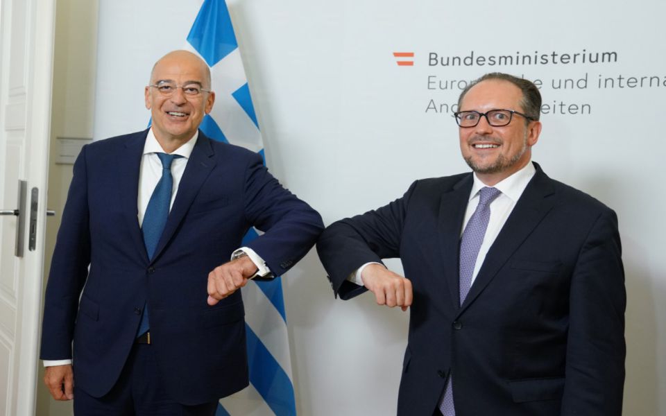 επικοινωνία-ν-δένδια-με-τον-αυστριακό-561142933