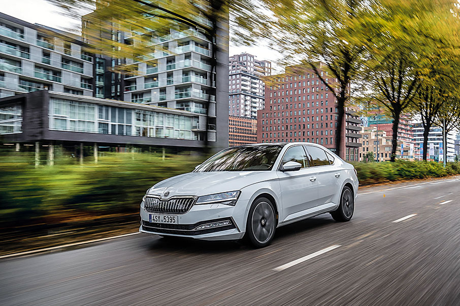 Όλα τα υβριδικά στην πρίζα!-14