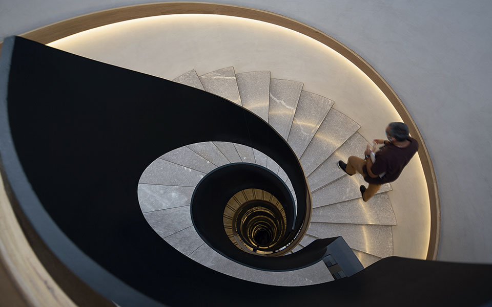 Διεθνής, αντιστάρ και Έλληνας-4