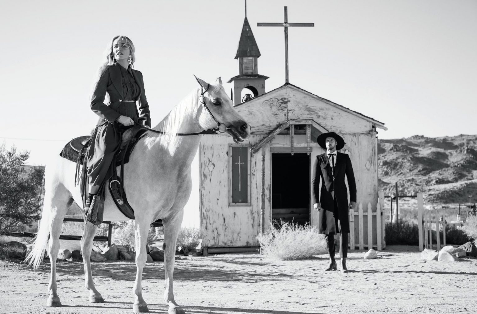 Η Sharon Stone ενσαρκώνει μια ηρωίδα γουέστερν-1