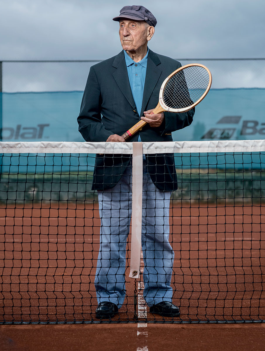 Μαθαίνοντας τένις στους πρωταγωνιστές-2