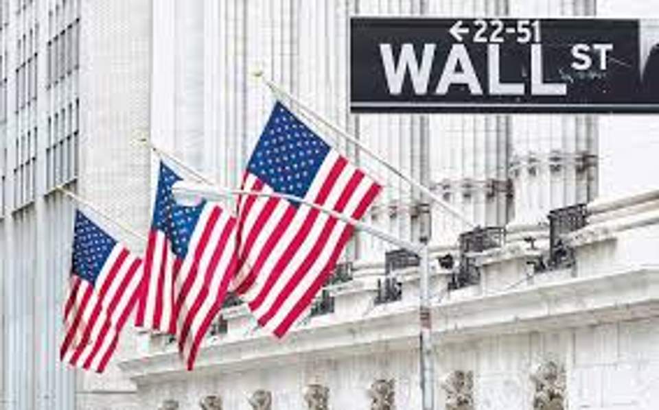 wall-street-ο-dow-έσπασε-το-φράγμα-των-30-000-μονάδων-561171763