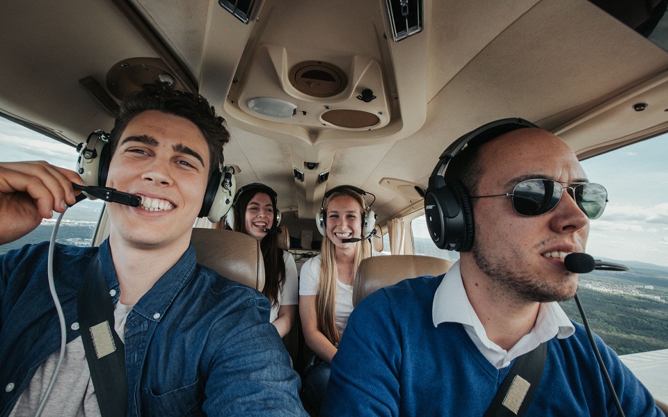 πτήση-με-ιδιωτικό-τζετ-και-τα-έξοδα-μισ-561171139