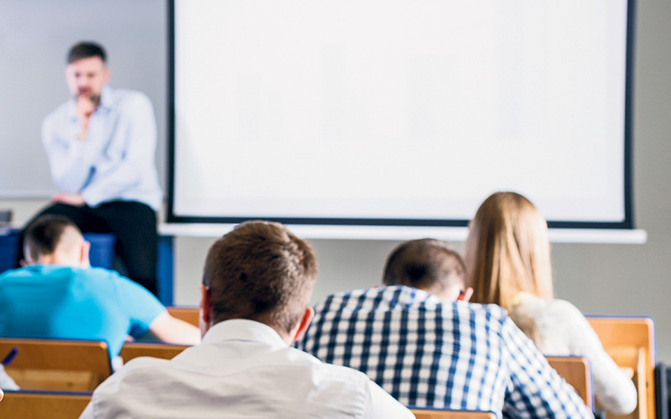 νέες-θέσεις-καθηγητών-για-τα-αει-561173281