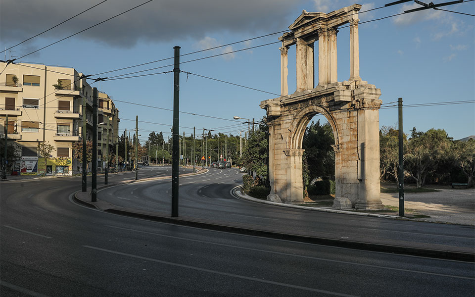 νέα-μέτρα-με-περιορισμό-μετακινήσεων-561155662