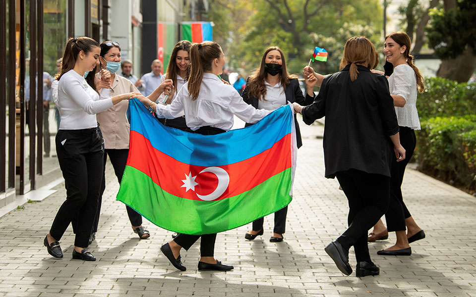 Η Άγκυρα χαιρετίζει τα κέρδη των Αζέρων – Ρώσοι στρατιώτες στην περιοχή-1