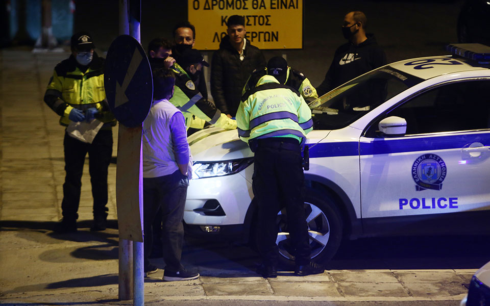 Lockdown: Σαρωτικοί έλεγχοι της τροχαίας σε οδηγούς-2