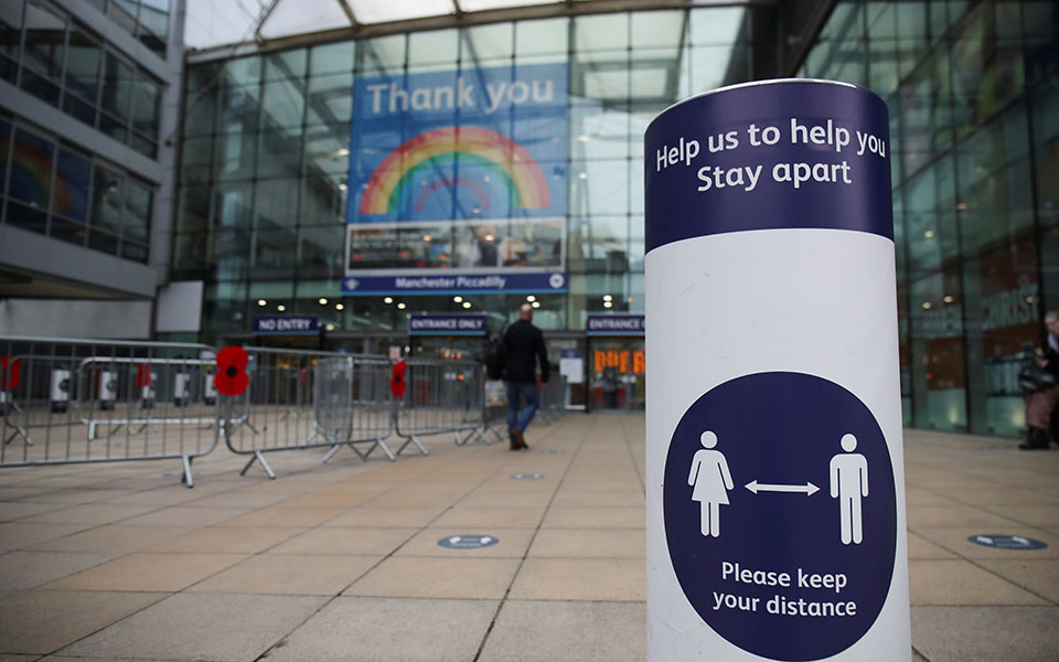 η-βρετανία-πέρασε-το-όριο-των-50-000-νεκρών-561153835