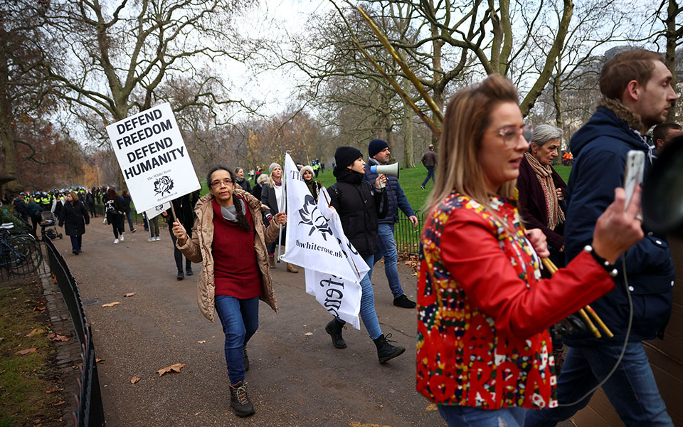 Επεισόδια και συλλήψεις στο Λονδίνο σε διαδήλωση κατά του lockdown-2