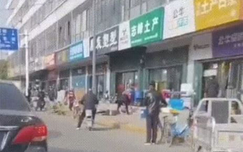 κίνα-άνδρας-ξυλοκόπησε-τη-γυναίκα-του-561140521