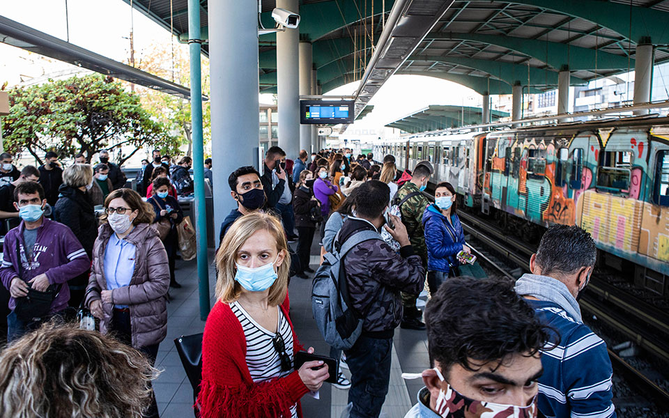 στα-ύψη-και-πάλι-τα-κρούσματα-2-384-νέες-δια-561152053