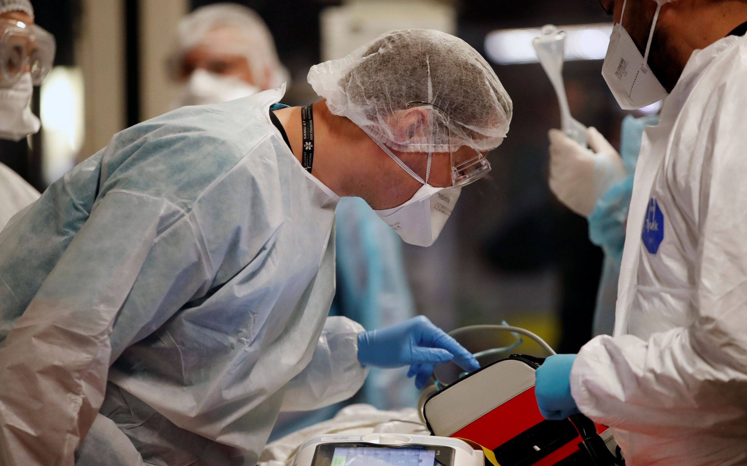 το-τσουνάμι-μολύνσεων-και-θανάτων-είν-561158134