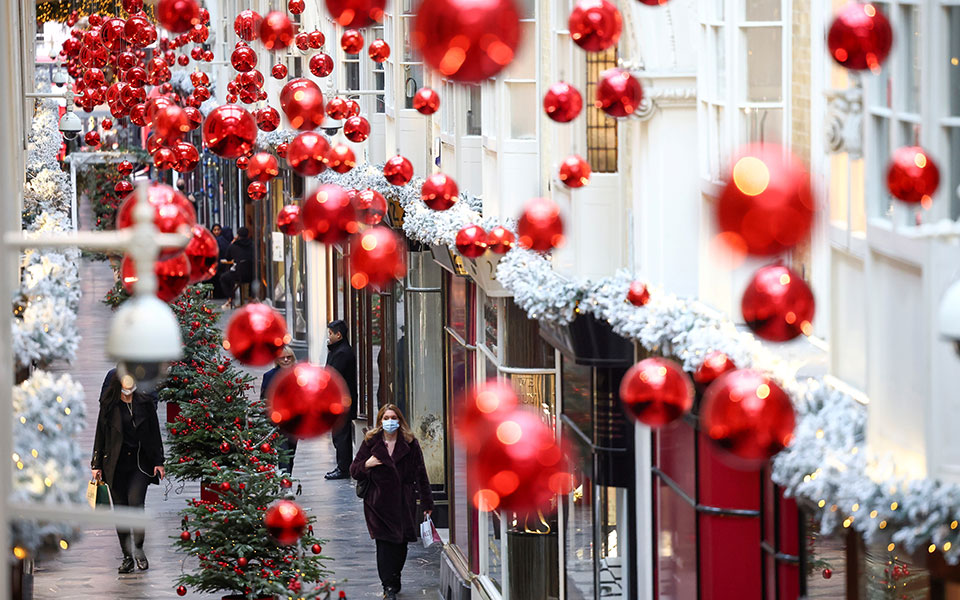 Καμπανάκι Κομισιόν ενόψει Χριστουγέννων και τρίτου κύματος-1