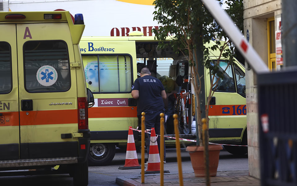 στα-1-747-τα-νέα-κρούσματα-121-θάνατοι-606-διασ-561177733