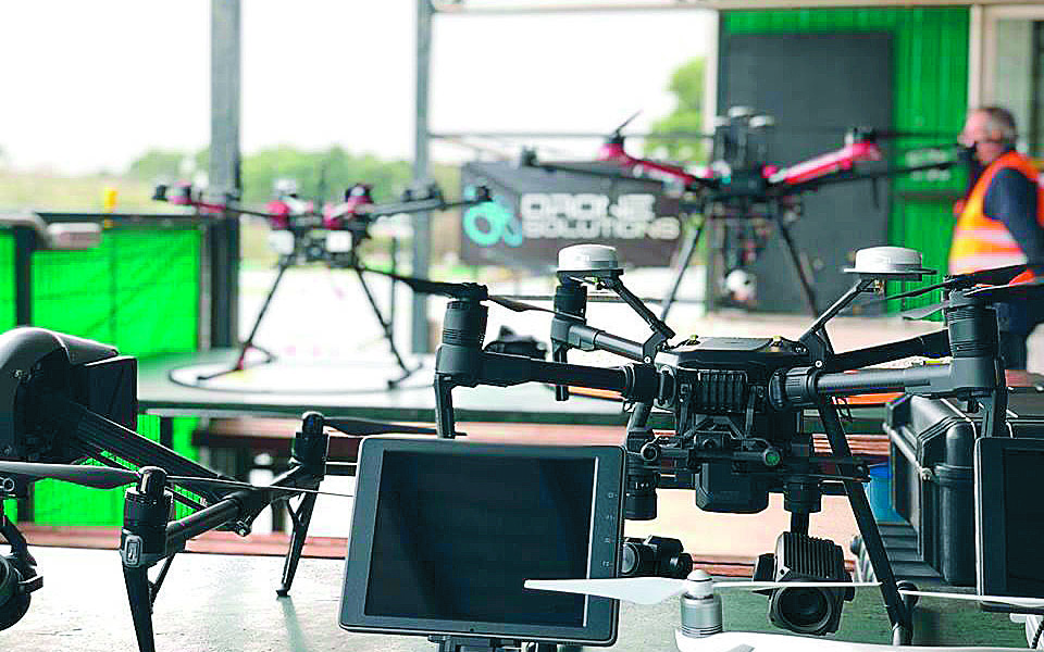 Αγγλικά, όρεξη για δουλειά, πτυχίο για drone έχετε;-2