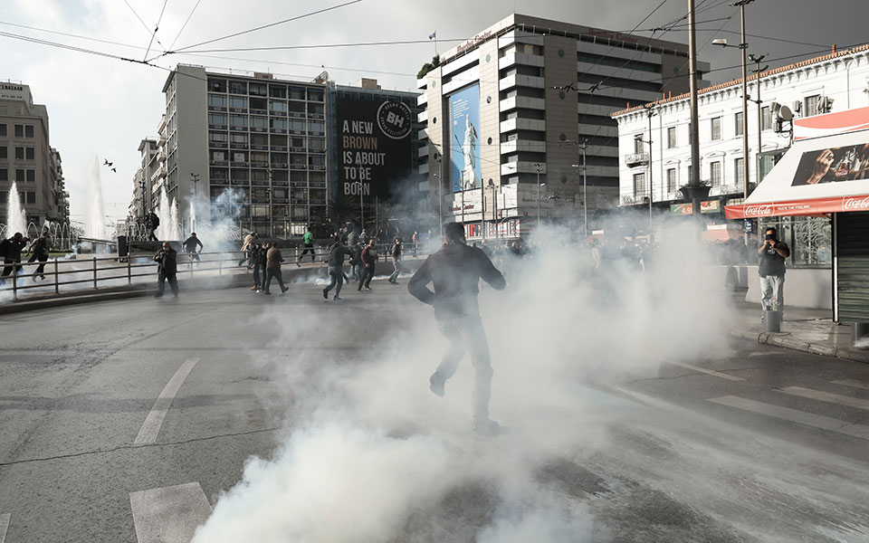 Συγκεντρώσεις και επεισόδια με φόντο την απαγόρευση λόγω Covid-19-2