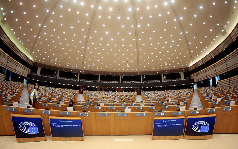 ενισχύεται-το-μέτωπο-υπέρ-των-κυρώσεω-561176239