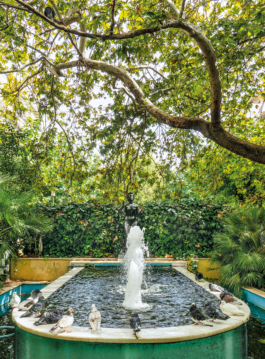 Στην Κυψέλη ευωδιάζουν ακόμα νεραντζιές-1