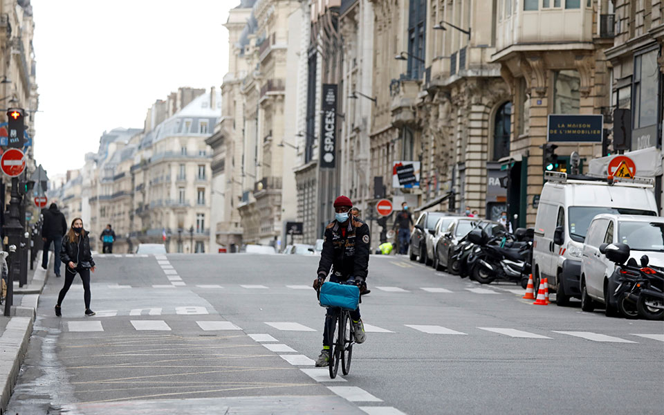στη-σκιά-του-δεύτερου-κύματος-της-πανδ-561140548