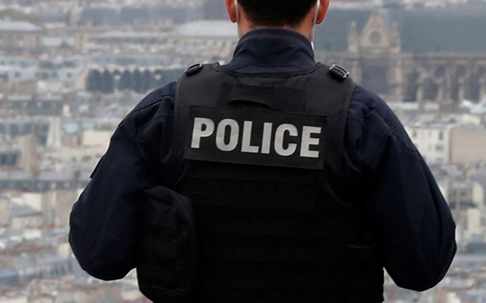γαλλία-σε-διαθεσιμότητα-αστυνομικοί-561174799