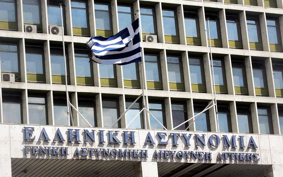 στη-γαδα-η-15χρονη-κόρη-της-γυναίκας-που-561149530