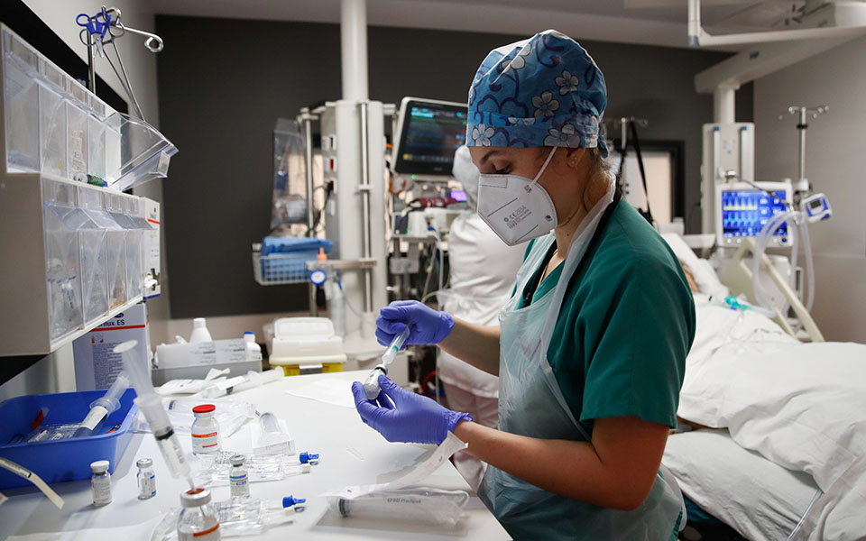 2-152-κρούσματα-νέο-άλμα-στους-διασωληνωμ-561173116