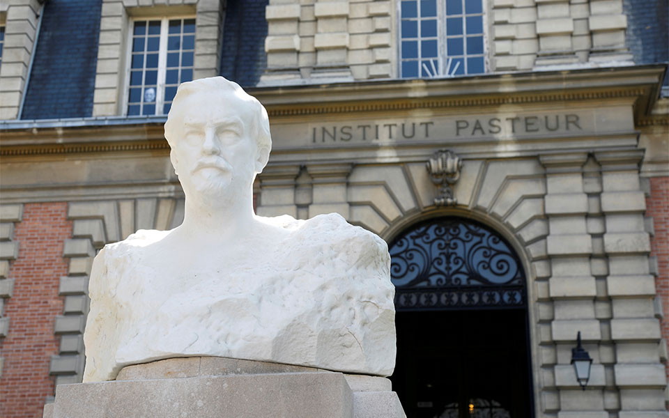γαλλία-το-παστέρ-θα-συνεχίσει-τα-τρία-σ-561166972