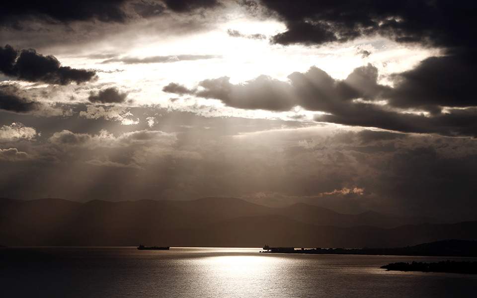 καιρός-νεφώσεις-και-τοπικές-βροχές-τη-561155593