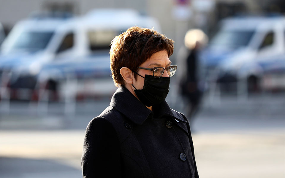 κραμπ-καρενμπάουερ-η-ευρώπη-χρειάζε-561161470