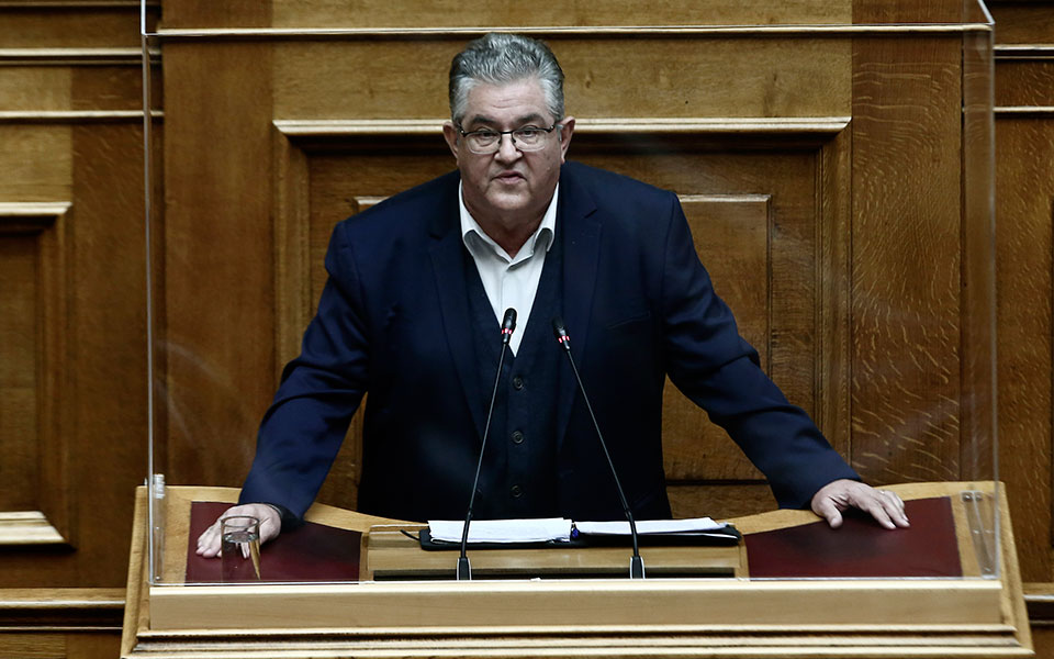 κκε-kατάπτυστη-η-κυβερνητική-απαγόρευ-561160171