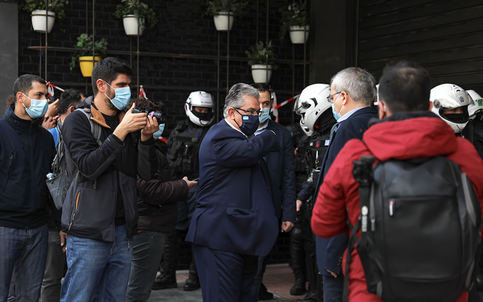 Συγκεντρώσεις και επεισόδια με φόντο την απαγόρευση λόγω Covid-19-1