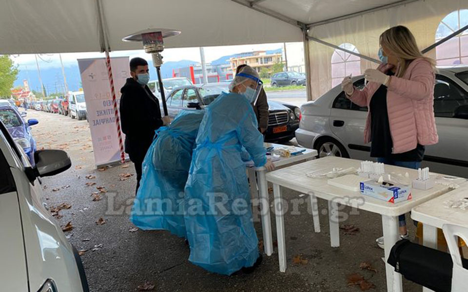 Λαμία: Ουρές για rapid tests-1
