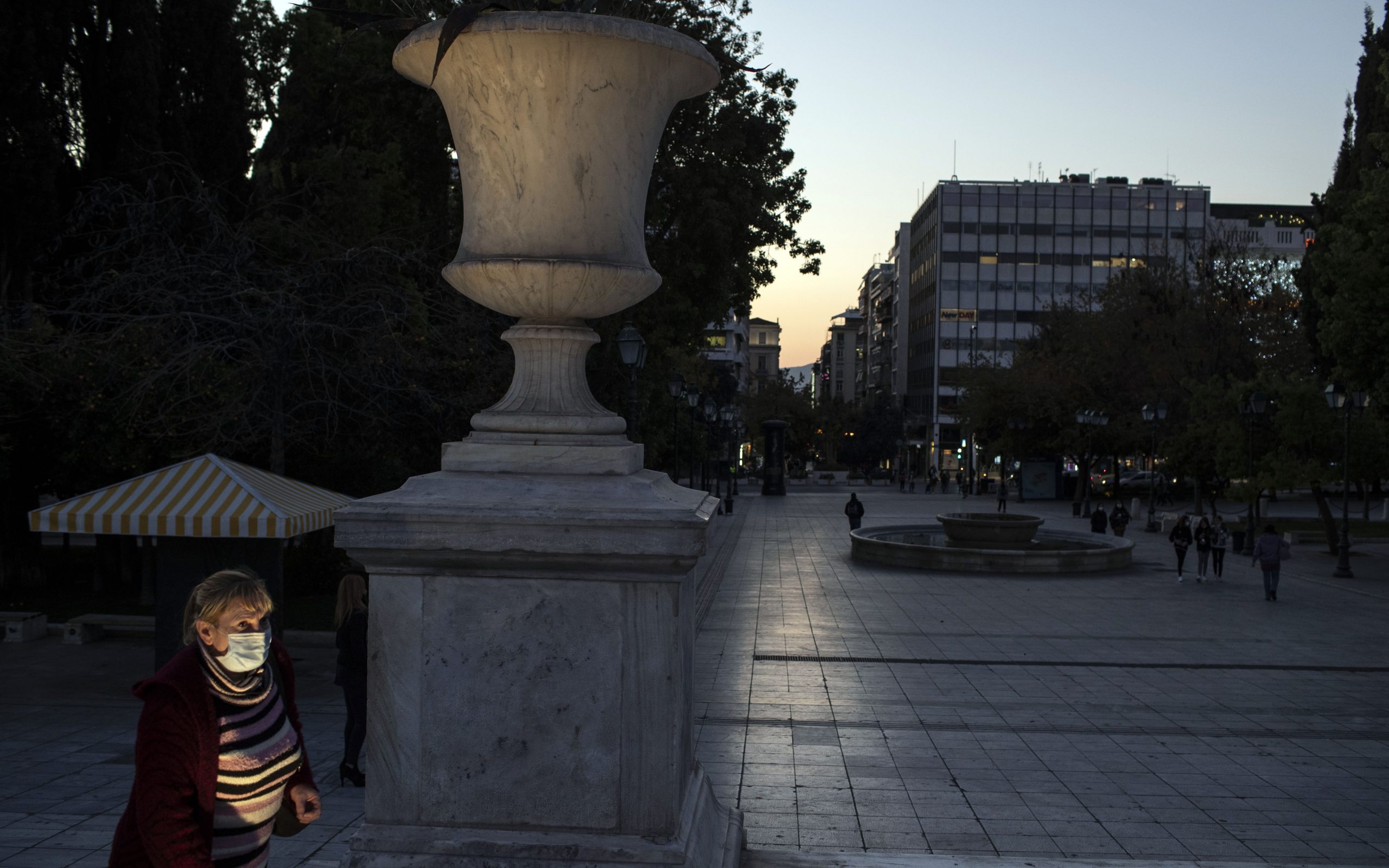 τα-σενάρια-για-την-άρση-του-lockdown-561178000