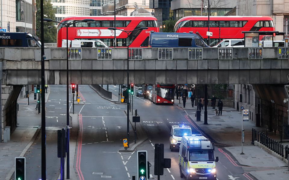 βρετανία-ανεβαίνει-βαθμίδα-το-επίπεδ-561142951