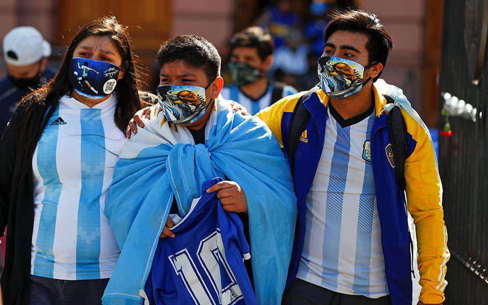 Μαραντόνα: Δάκρυα για τον ραψωδό μιας χώρας και μιας πόλης-5