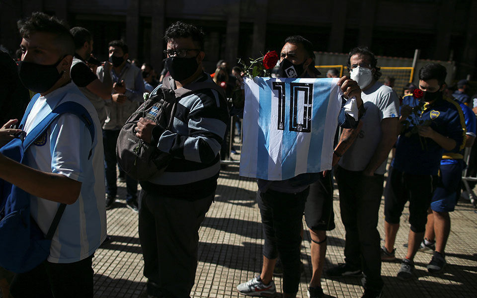 Μαραντόνα: Δάκρυα για τον ραψωδό μιας χώρας και μιας πόλης-11