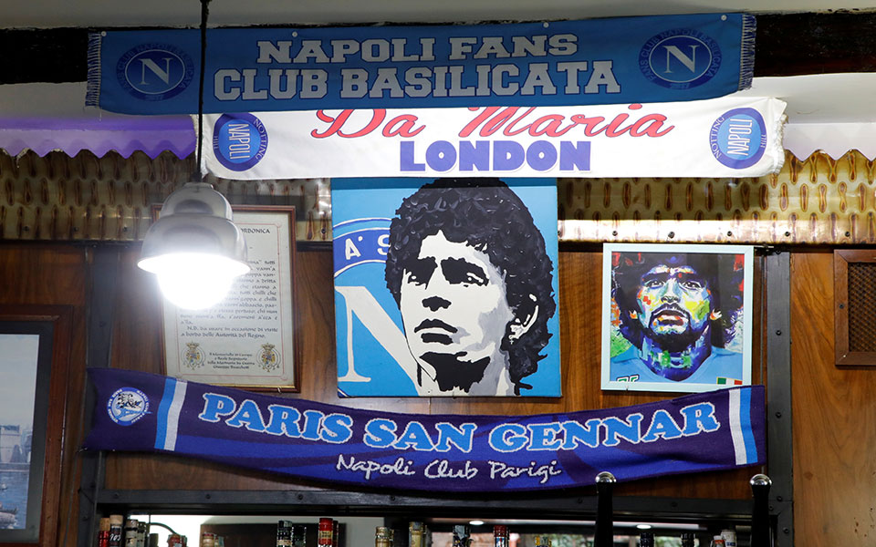 Μαραντόνα: Δάκρυα για τον ραψωδό μιας χώρας και μιας πόλης-26