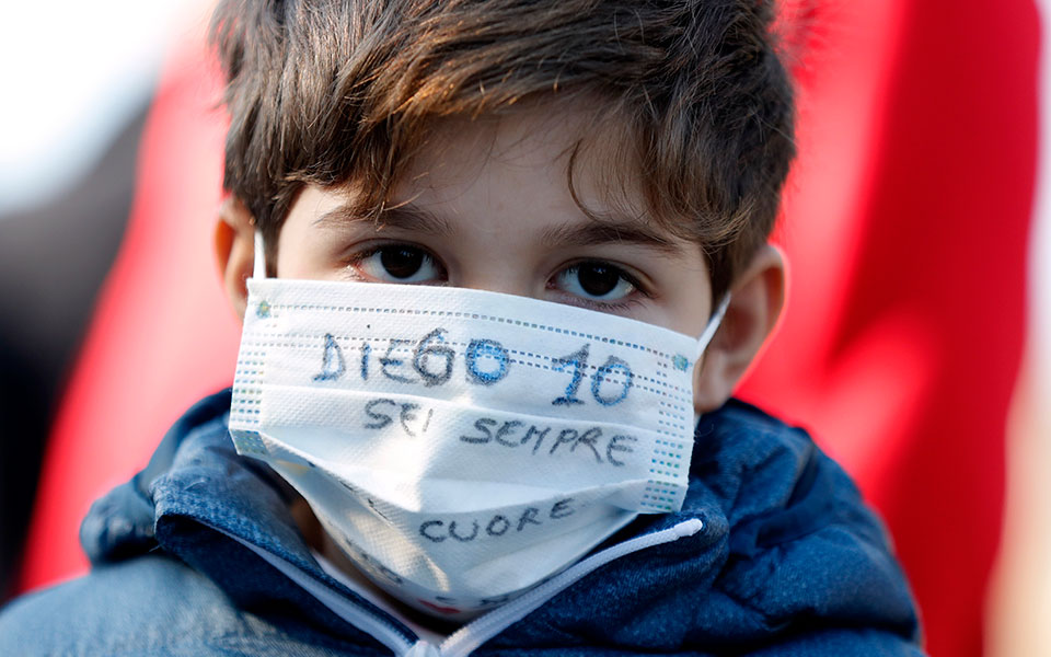 Μαραντόνα: Δάκρυα για τον ραψωδό μιας χώρας και μιας πόλης-19