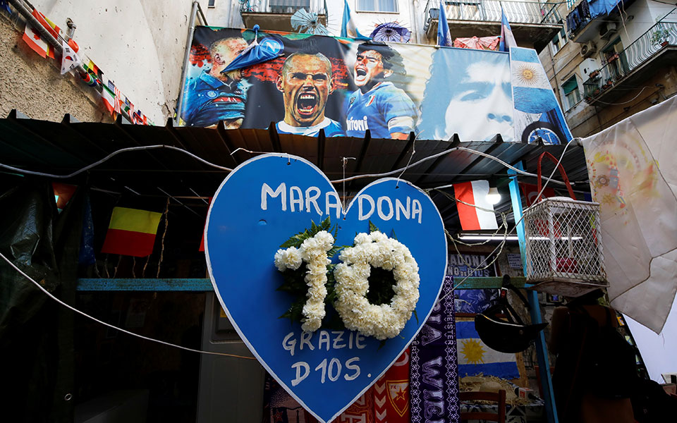 Μαραντόνα: Δάκρυα για τον ραψωδό μιας χώρας και μιας πόλης-22