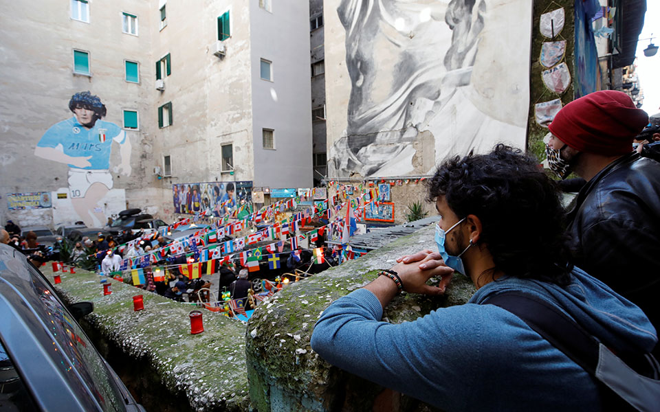 Μαραντόνα: Δάκρυα για τον ραψωδό μιας χώρας και μιας πόλης-21