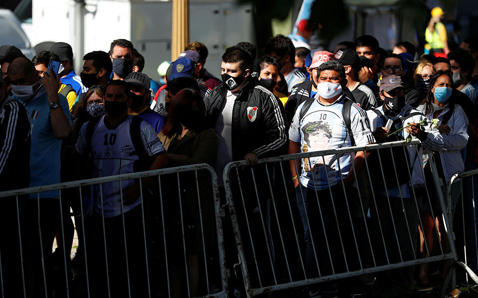 Μαραντόνα: Δάκρυα για τον ραψωδό μιας χώρας και μιας πόλης-13