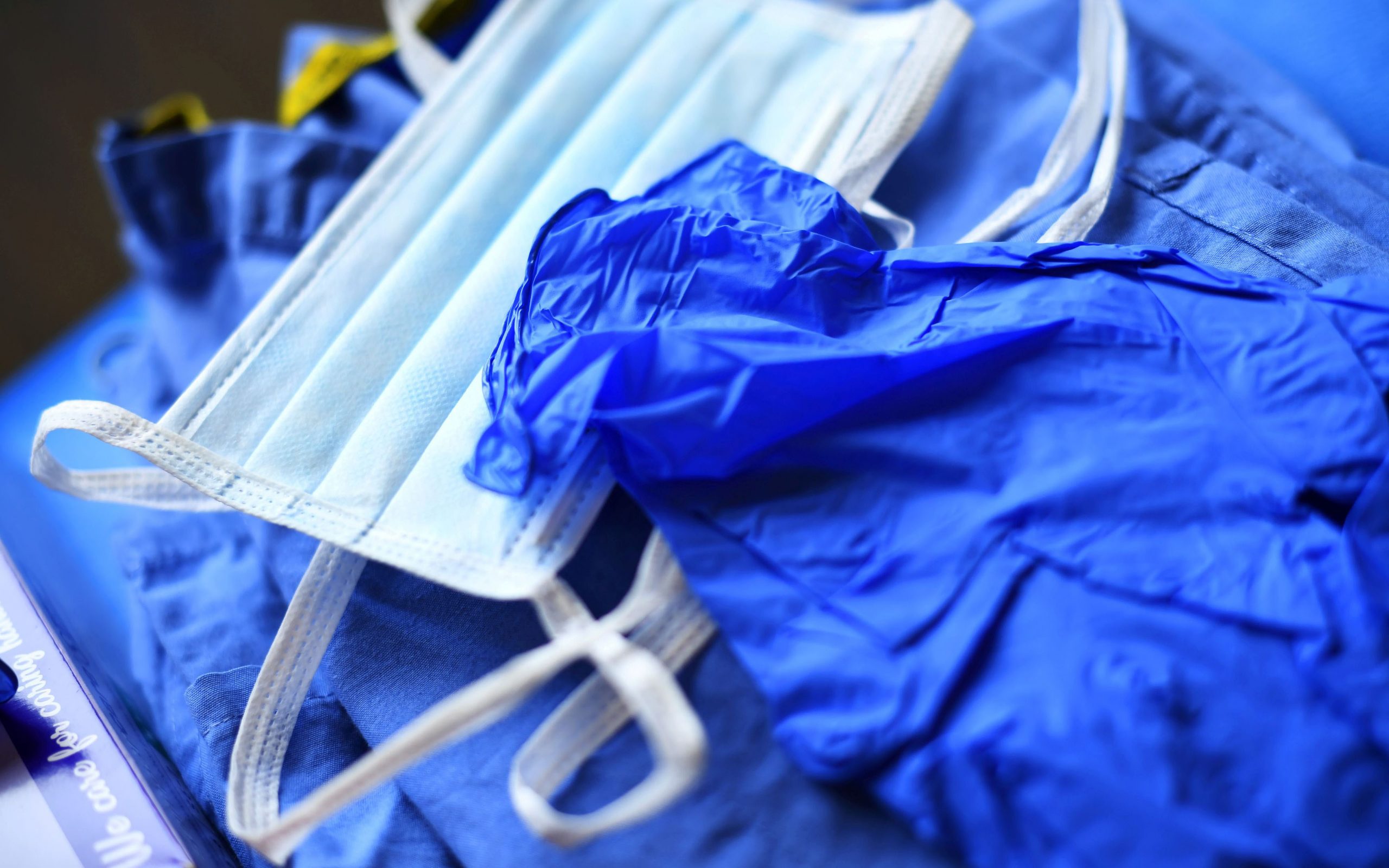 βρετανία-1-300-άτομα-ενημερώθηκαν-λανθασ-561177271