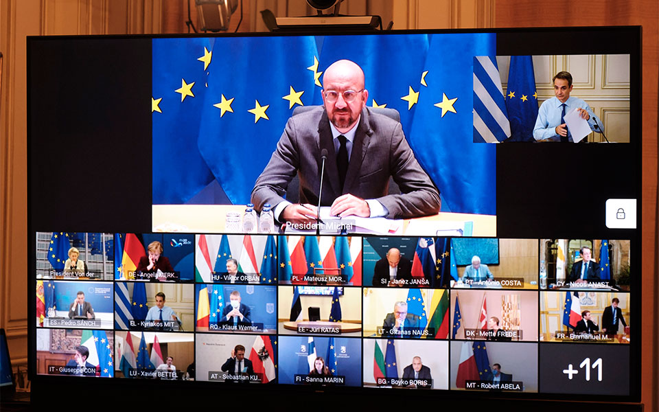 Κυρ. Μητσοτάκης: Με προσοχή και σταδιακά το άνοιγμα ενόψει Χριστουγέννων-2