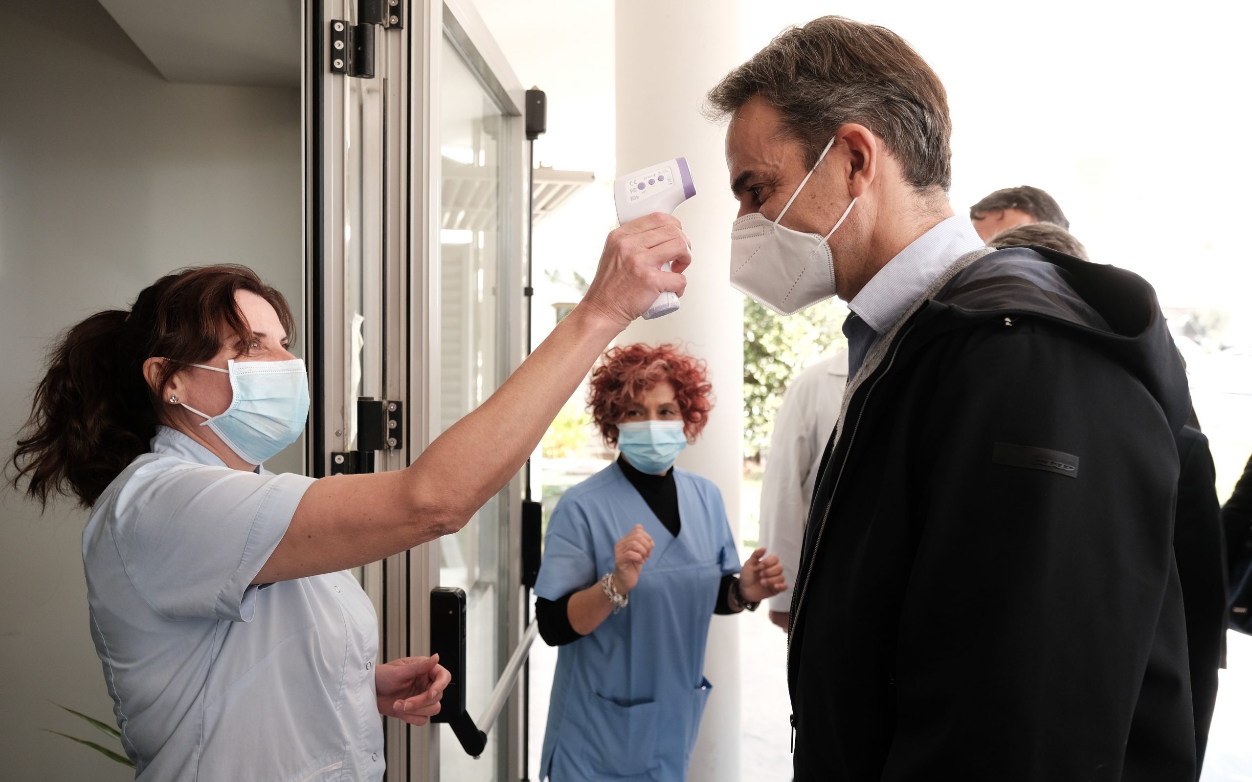 χριστούγεννα-με-περιορισμούς-λόγω-κο-561177385