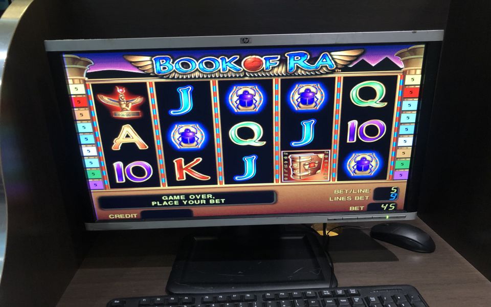 Παράνομο «καζίνο» στο κέντρο της Αθήνας εν μέσω lockdown (βίντεο)-1