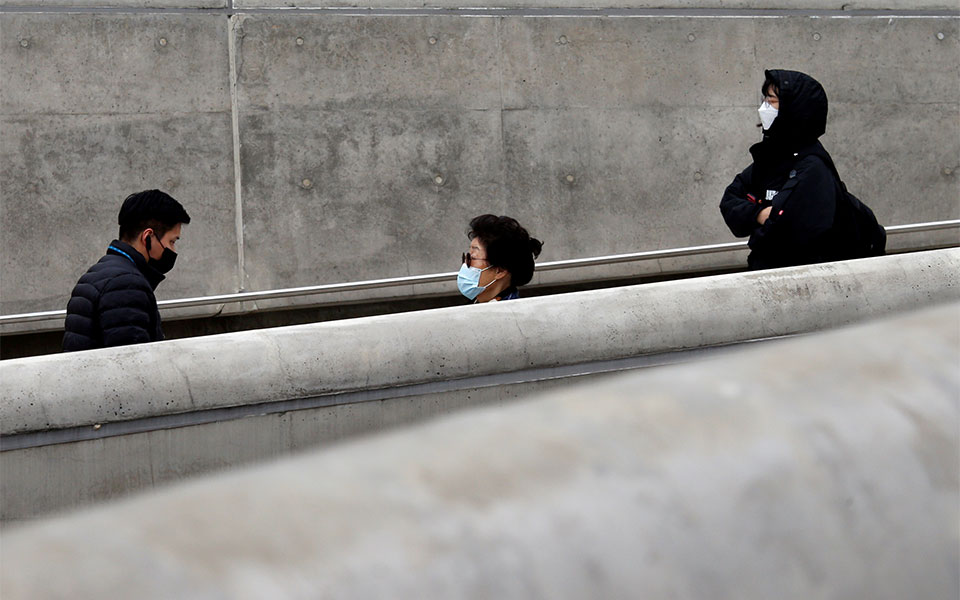 ξεπέρασαν-τους-1-370-000-οι-θάνατοι-από-covid-19-παγκ-561168091